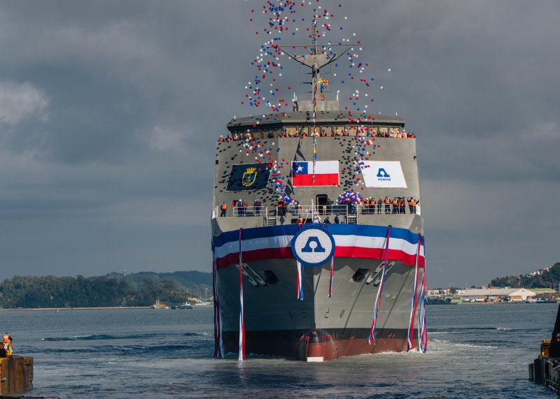 Botadura del buque Magallanes, primera unidad del proyecto Escotillón IV, en Talcahuano.